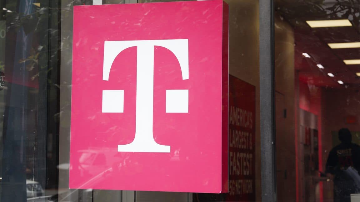 T-Mobile, Broadcom ile Sözleşme Anlaşmazlığı Nedeniyle VMware Sanal Makinelerini Taşıyor