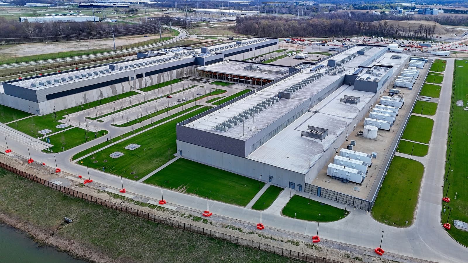 Meta, Bulut Hizmetleriyle Amazon ve Google'a Rakip Olmayı Planlıyor
