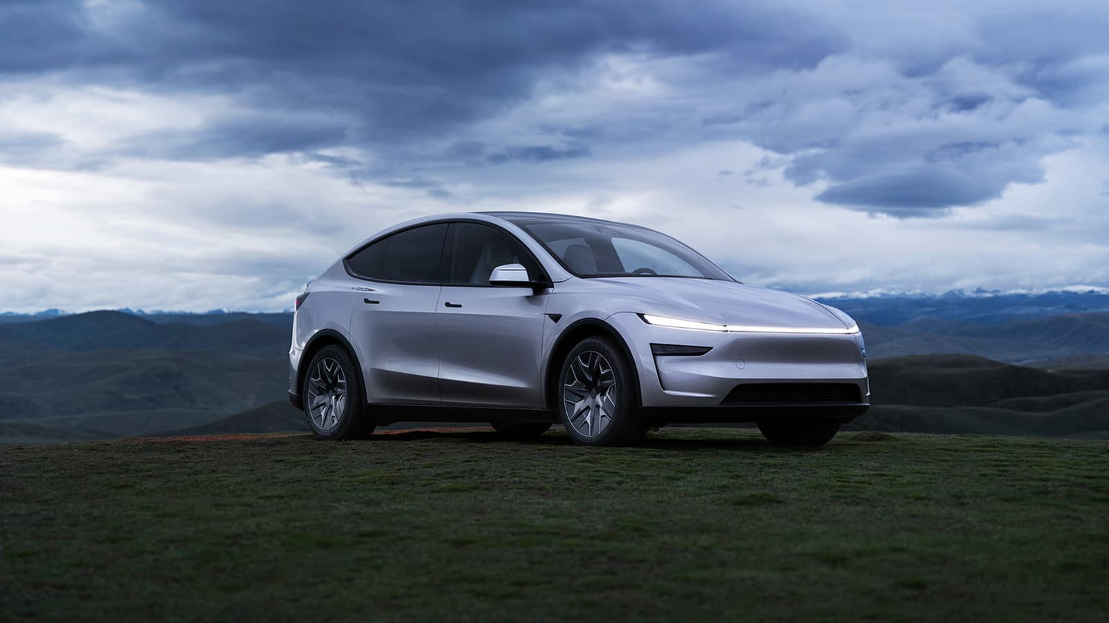 Tesla Model Y Long Wheelbase, ABD'de Altı Koltukla Satışa Sunuldu