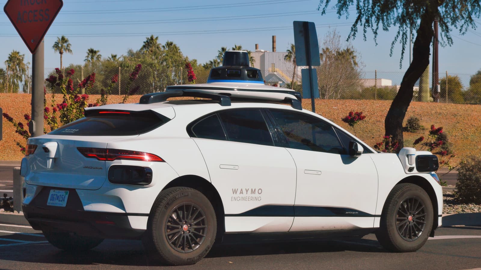 Uber ve Waymo, Phoenix'teki Ortaklıklarını Sona Erdiriyor